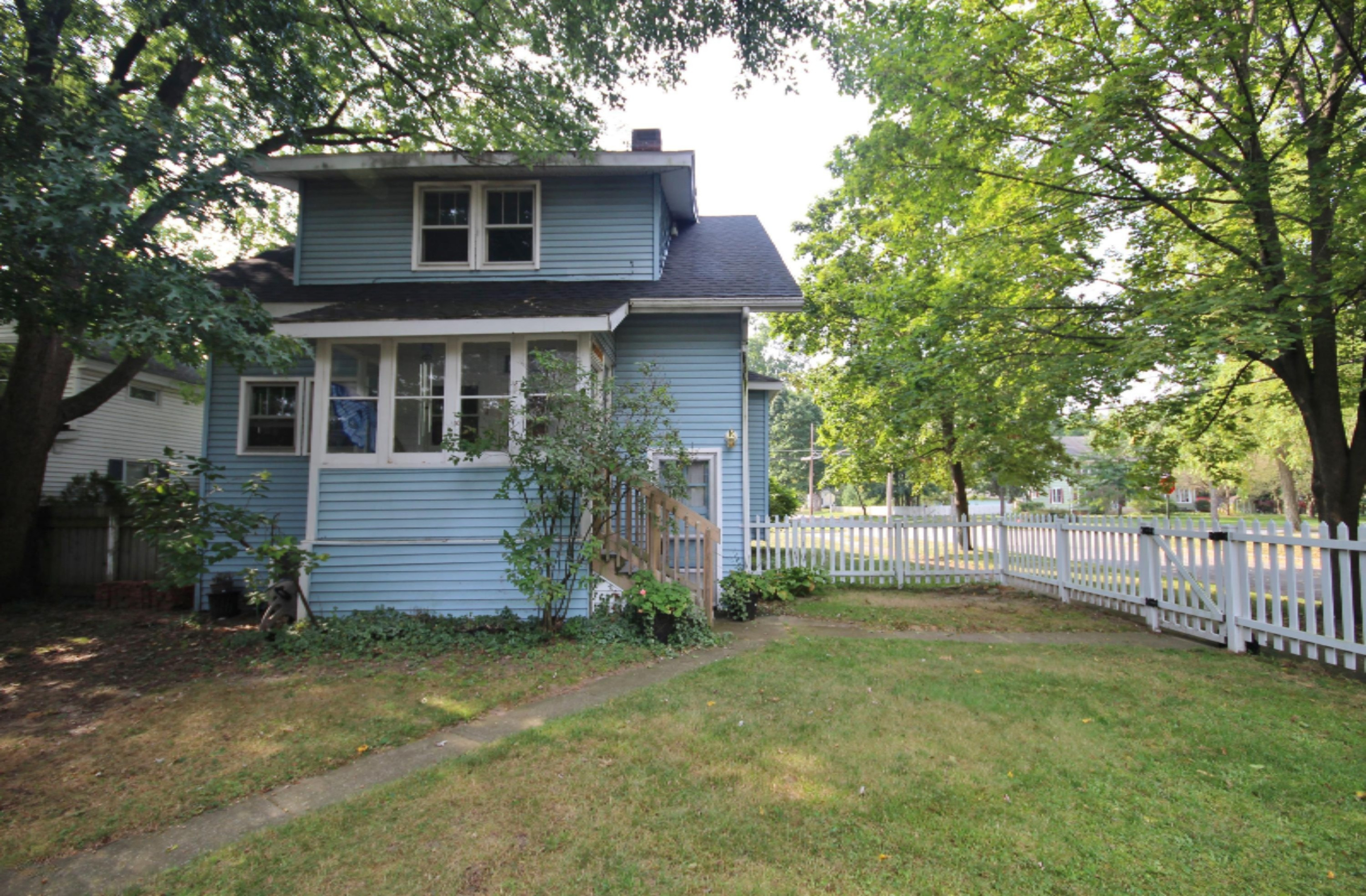 300 East Hoffman Street Three Rivers, MI 49093 - Photo 8 of 28 IMG_2616