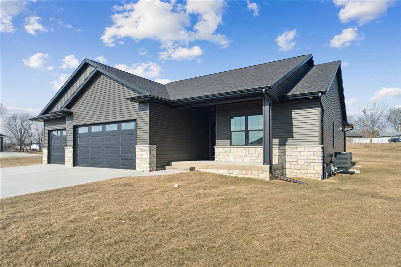 718 Pointer Circle Center Point, IA 52213 - Photo 2 of 39 Gallery Image 2