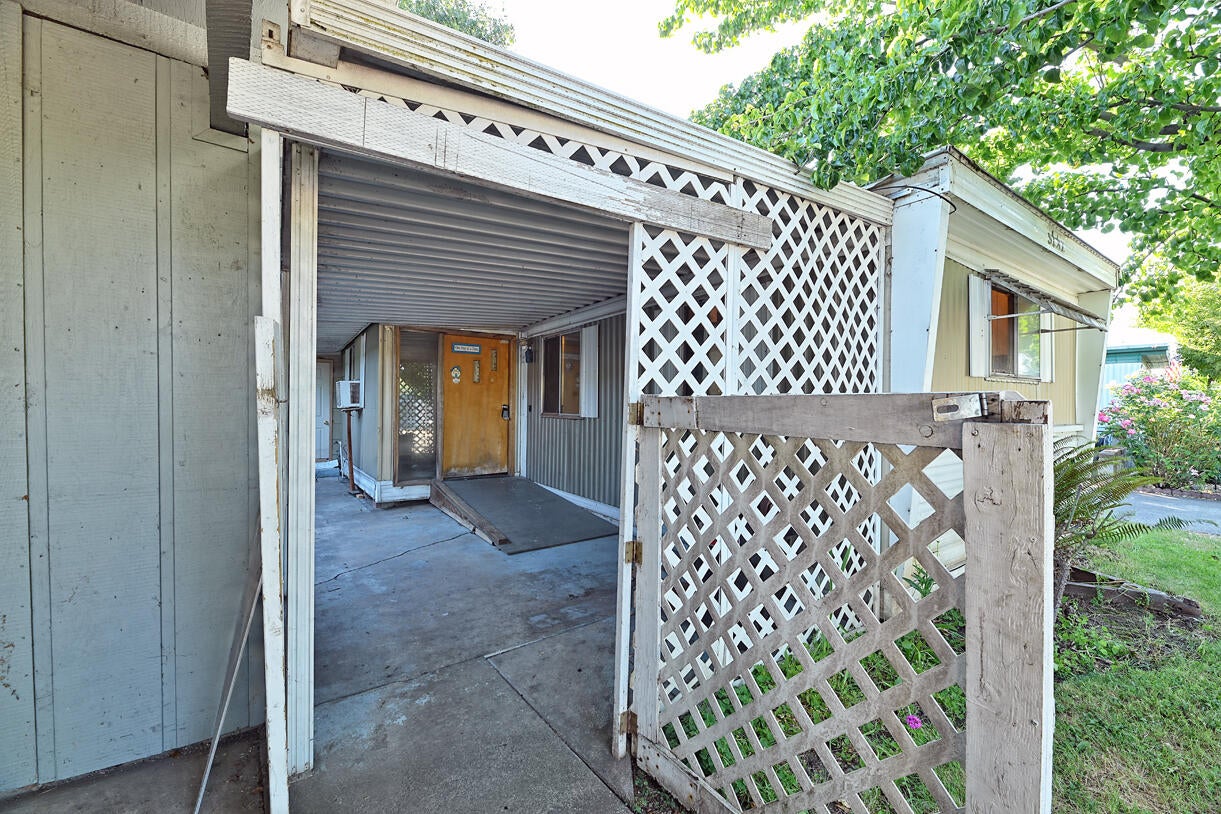 2252 Table Rock Road, Unit SPC 130 Medford, OR 97501 - Photo 12 of 18 DSC_0991