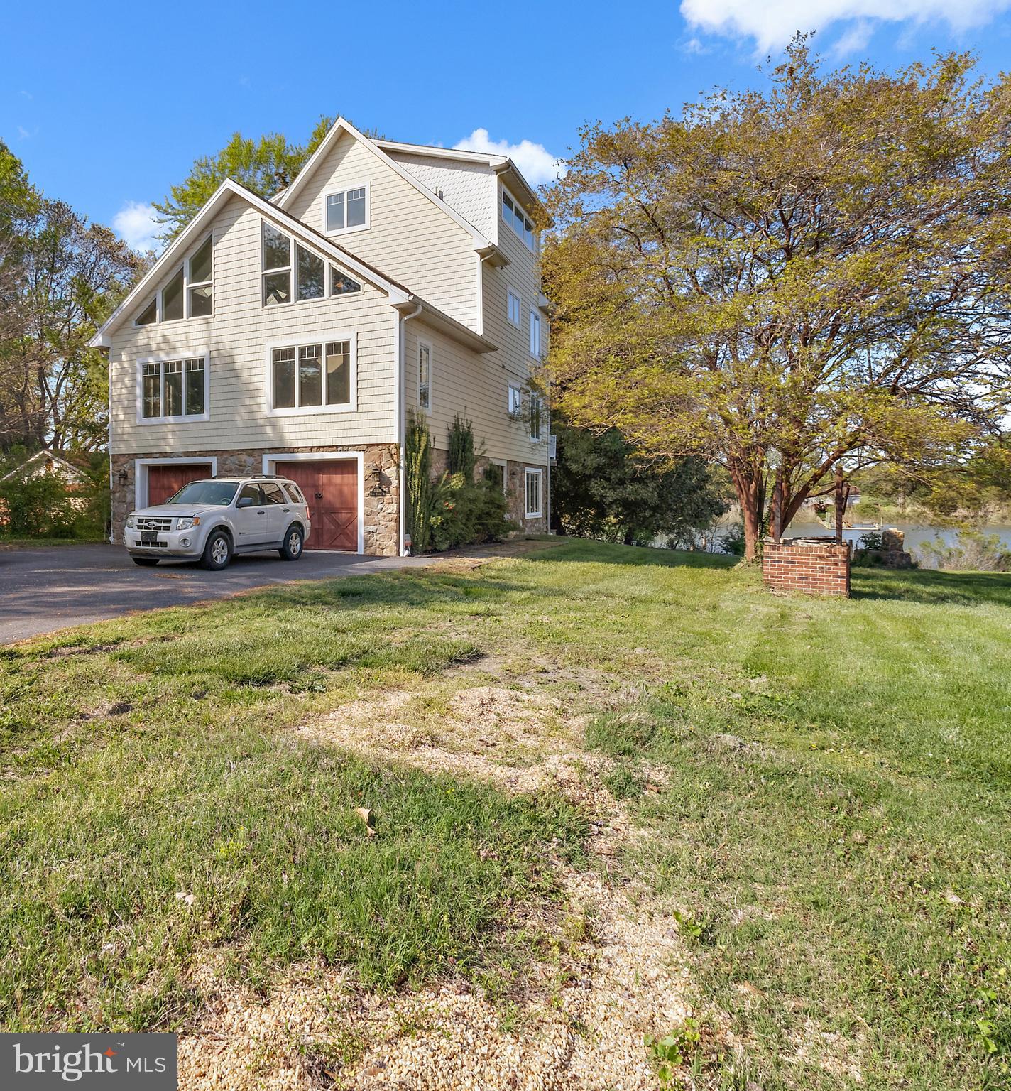 Welcome to 37406 River Springs Rd!