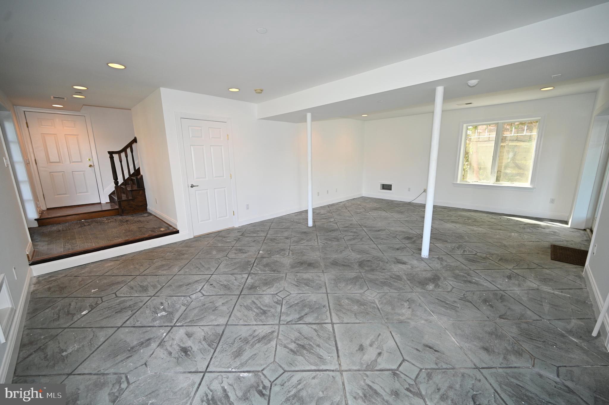 37406 River Springs Road Avenue, MD 20609 - Photo 26 of 83 View of stairway