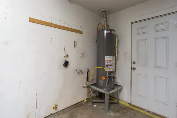 $2,000 | 2119 Williamsburg Court South, League City, TX 77573