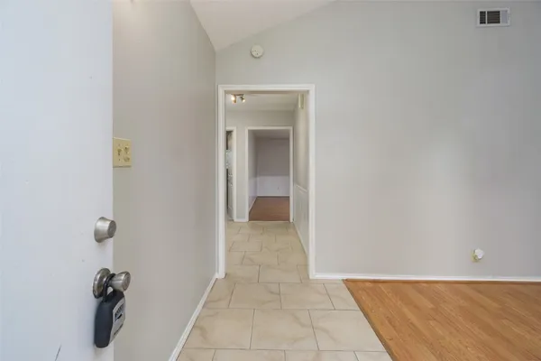 $2,000 | 2119 Williamsburg Court South, League City, TX 77573