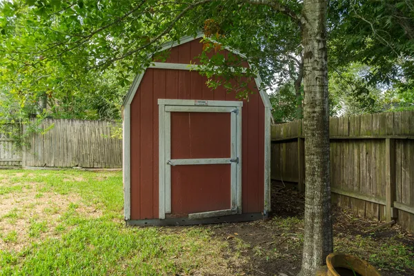 $2,000 | 2119 Williamsburg Court South, League City, TX 77573