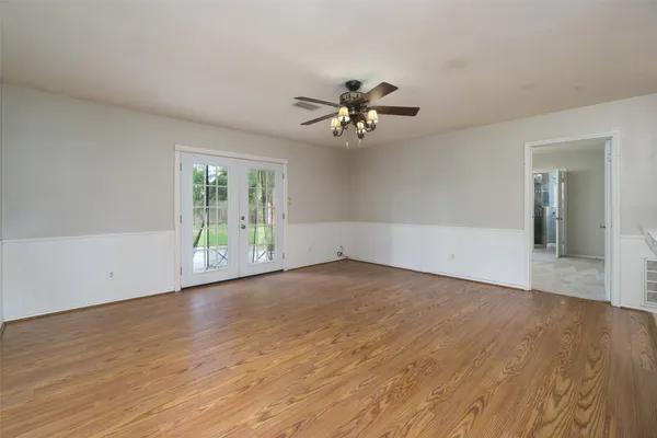 $2,000 | 2119 Williamsburg Court South, League City, TX 77573