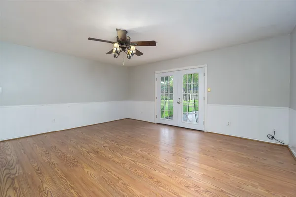 $2,000 | 2119 Williamsburg Court South, League City, TX 77573