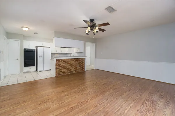 $2,000 | 2119 Williamsburg Court South, League City, TX 77573