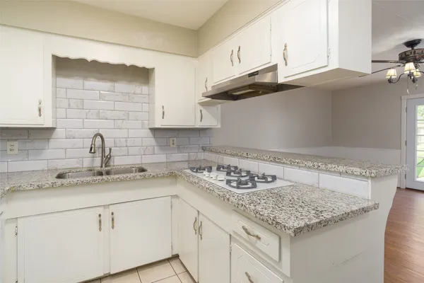 $2,000 | 2119 Williamsburg Court South, League City, TX 77573