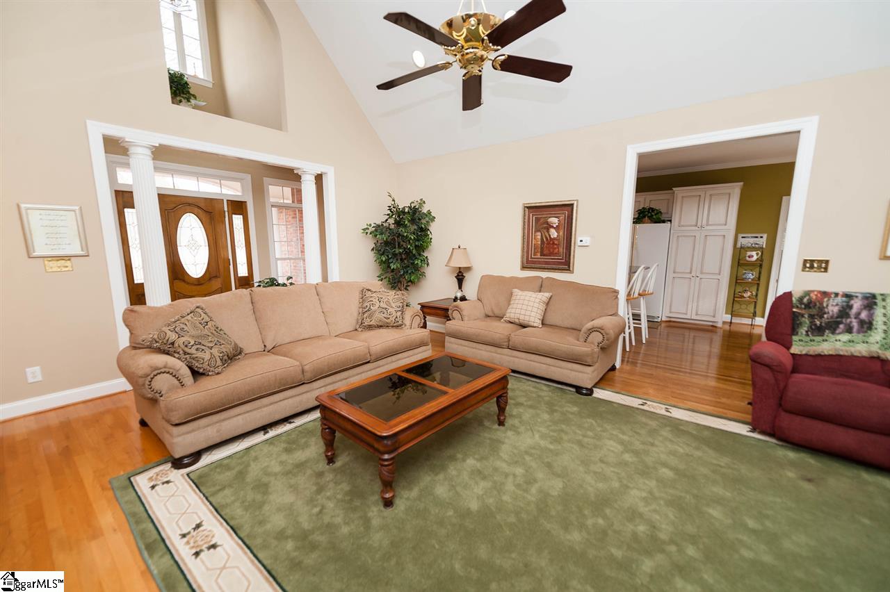 211 Farm Lake Road Boiling Springs, SC 29316 - Photo 3 of 36 Gallery Image 3