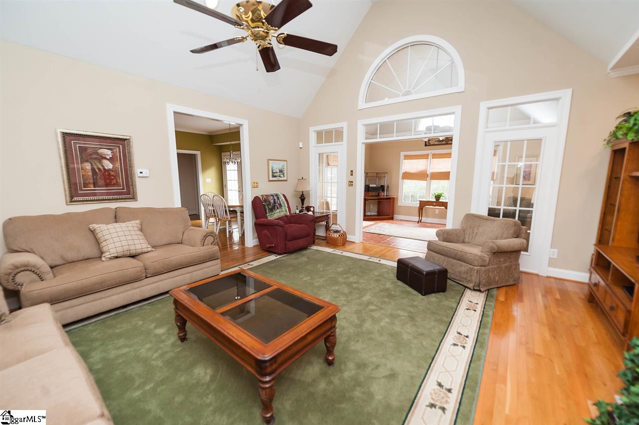 211 Farm Lake Road Boiling Springs, SC 29316 - Photo 4 of 36 Gallery Image 4
