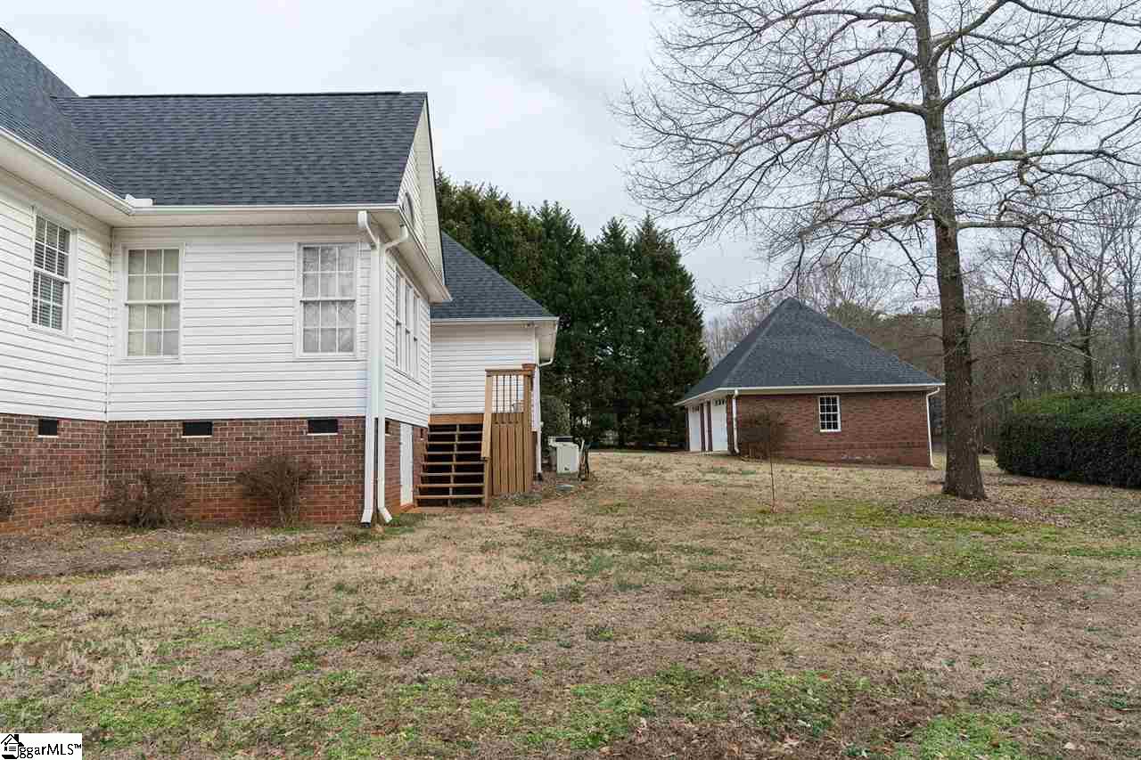 211 Farm Lake Road Boiling Springs, SC 29316 - Photo 33 of 36 Gallery Image 33