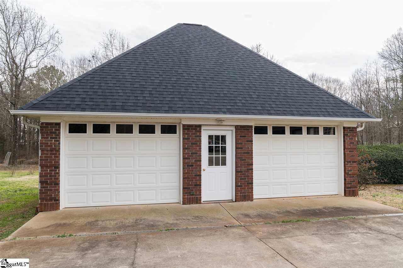 211 Farm Lake Road Boiling Springs, SC 29316 - Photo 35 of 36 Gallery Image 35
