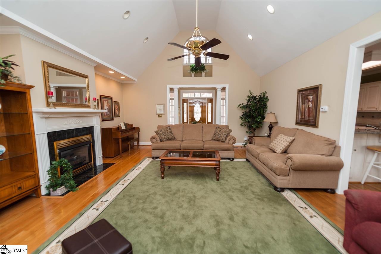 211 Farm Lake Road Boiling Springs, SC 29316 - Photo 7 of 36 Gallery Image 7