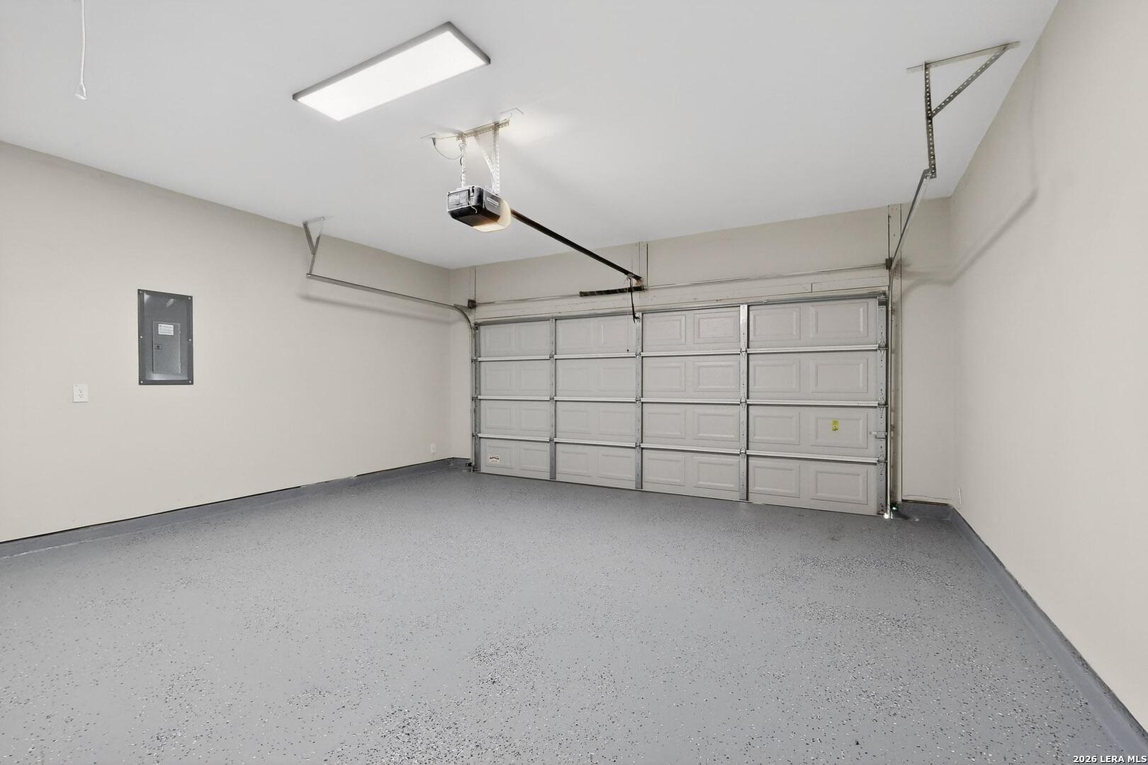 3038 Laguna Cliffs Converse, TX 78109 - Photo 29 of 32 a view of a garage