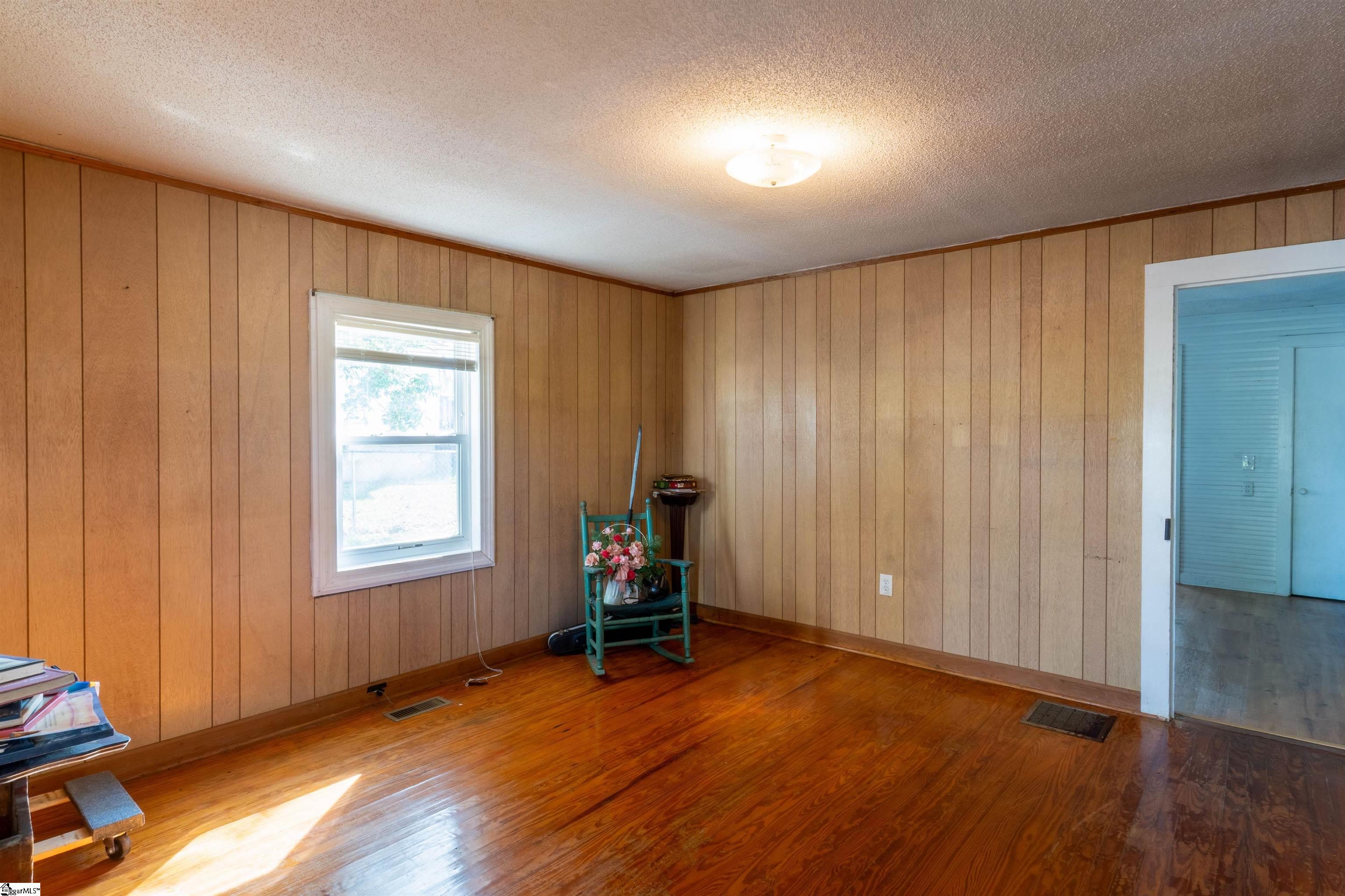 301 Lee Street Pickens, SC 29671 - Photo 2 of 30