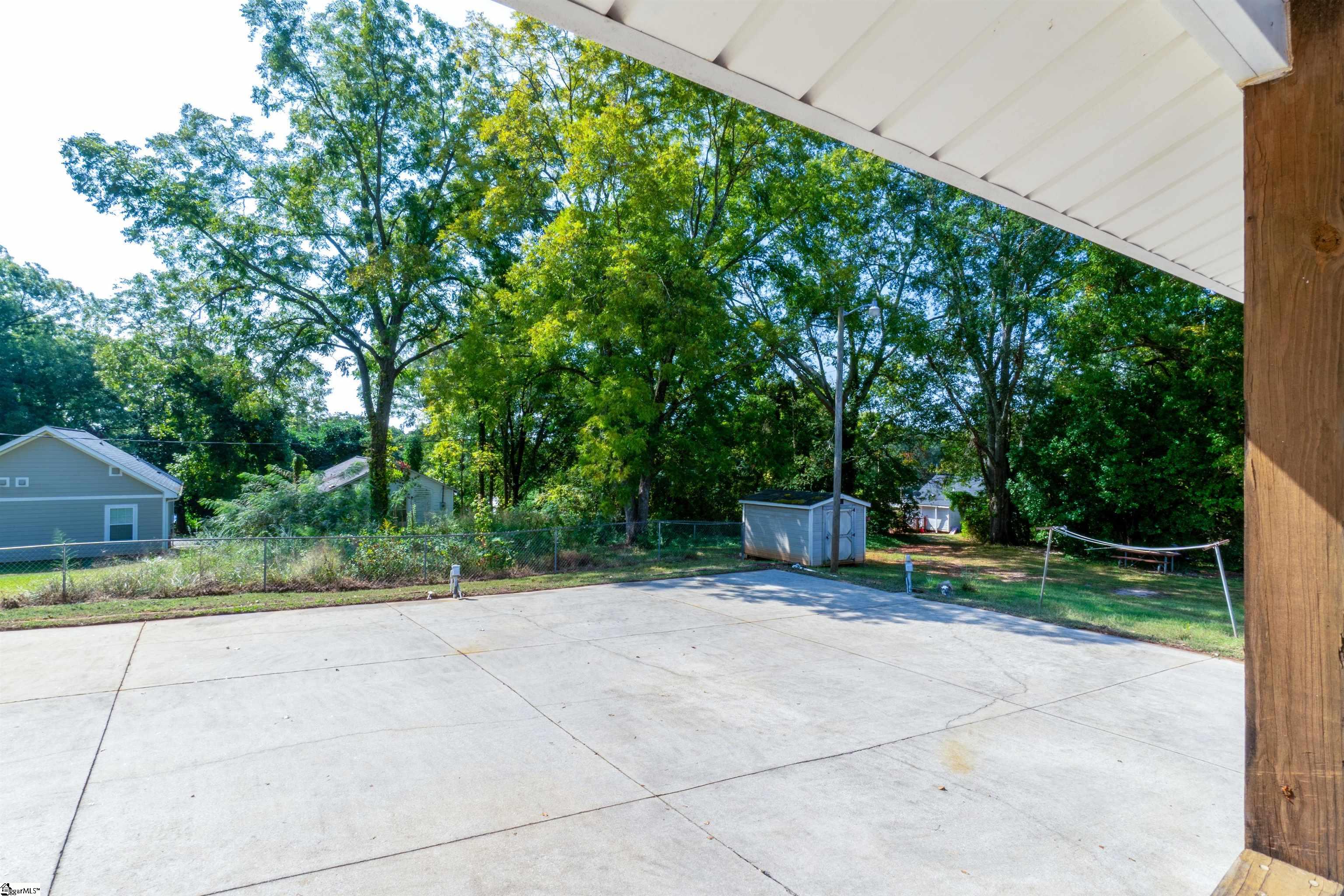 301 Lee Street Pickens, SC 29671 - Photo 23 of 30