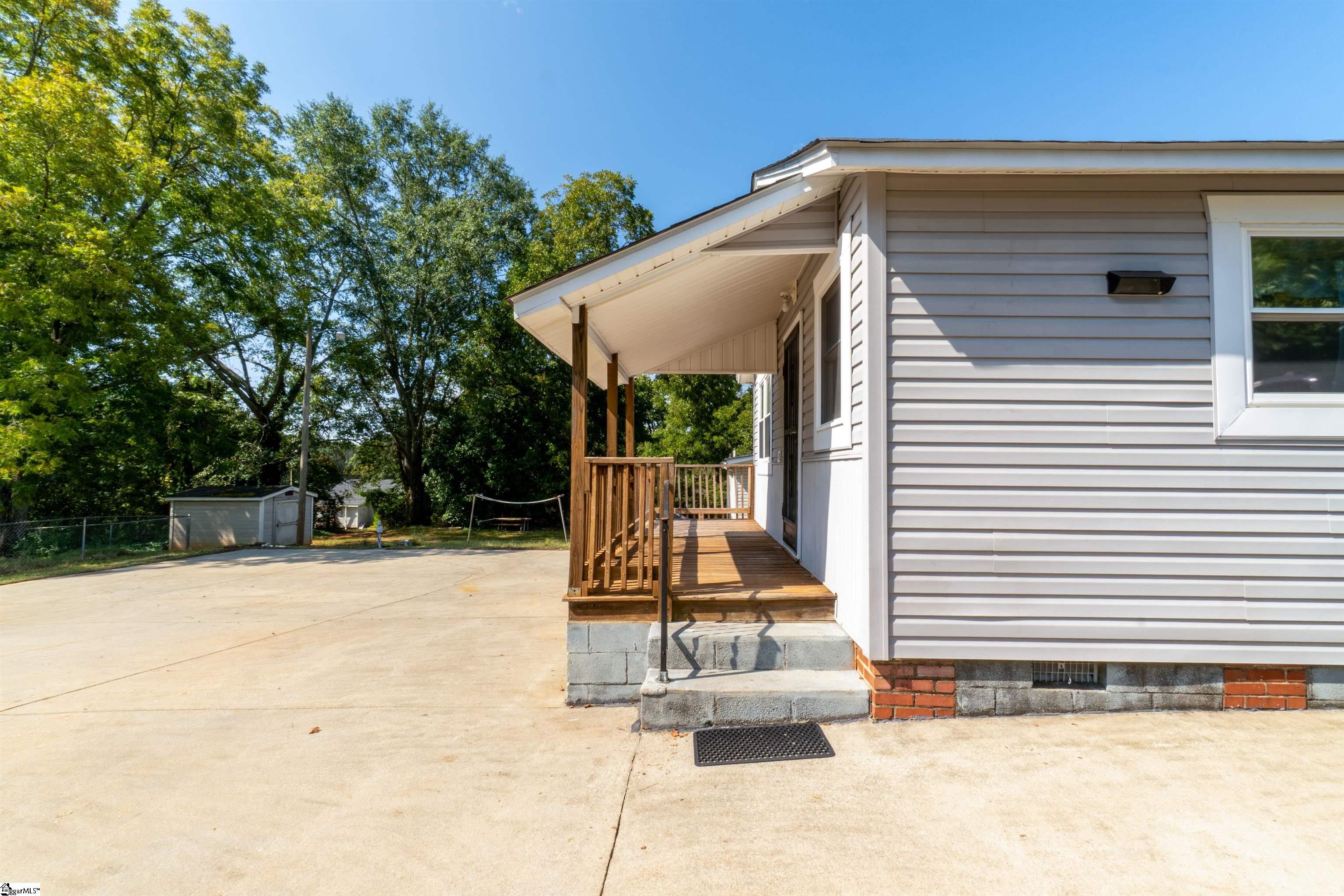 301 Lee Street Pickens, SC 29671 - Photo 24 of 30