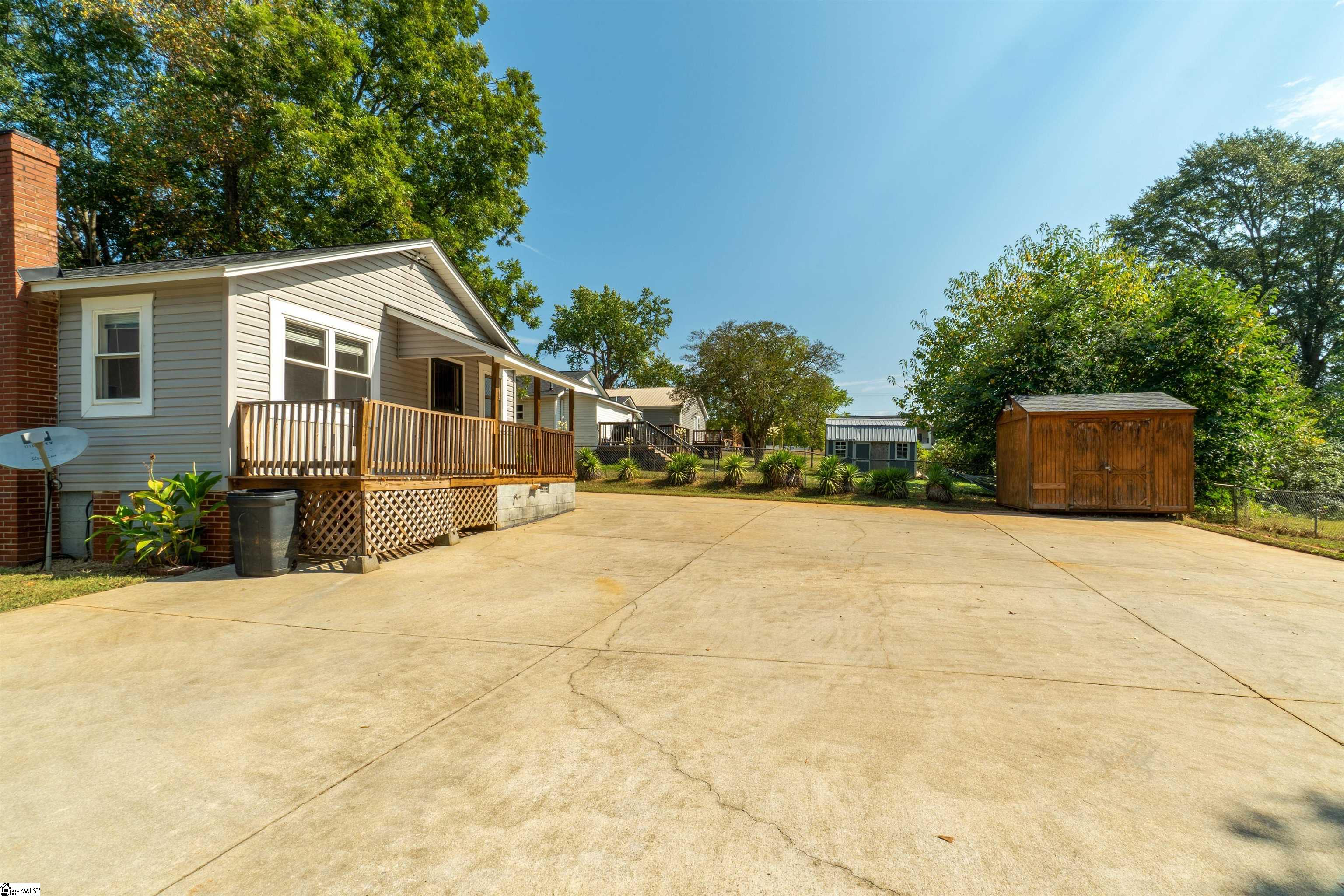 301 Lee Street Pickens, SC 29671 - Photo 25 of 30