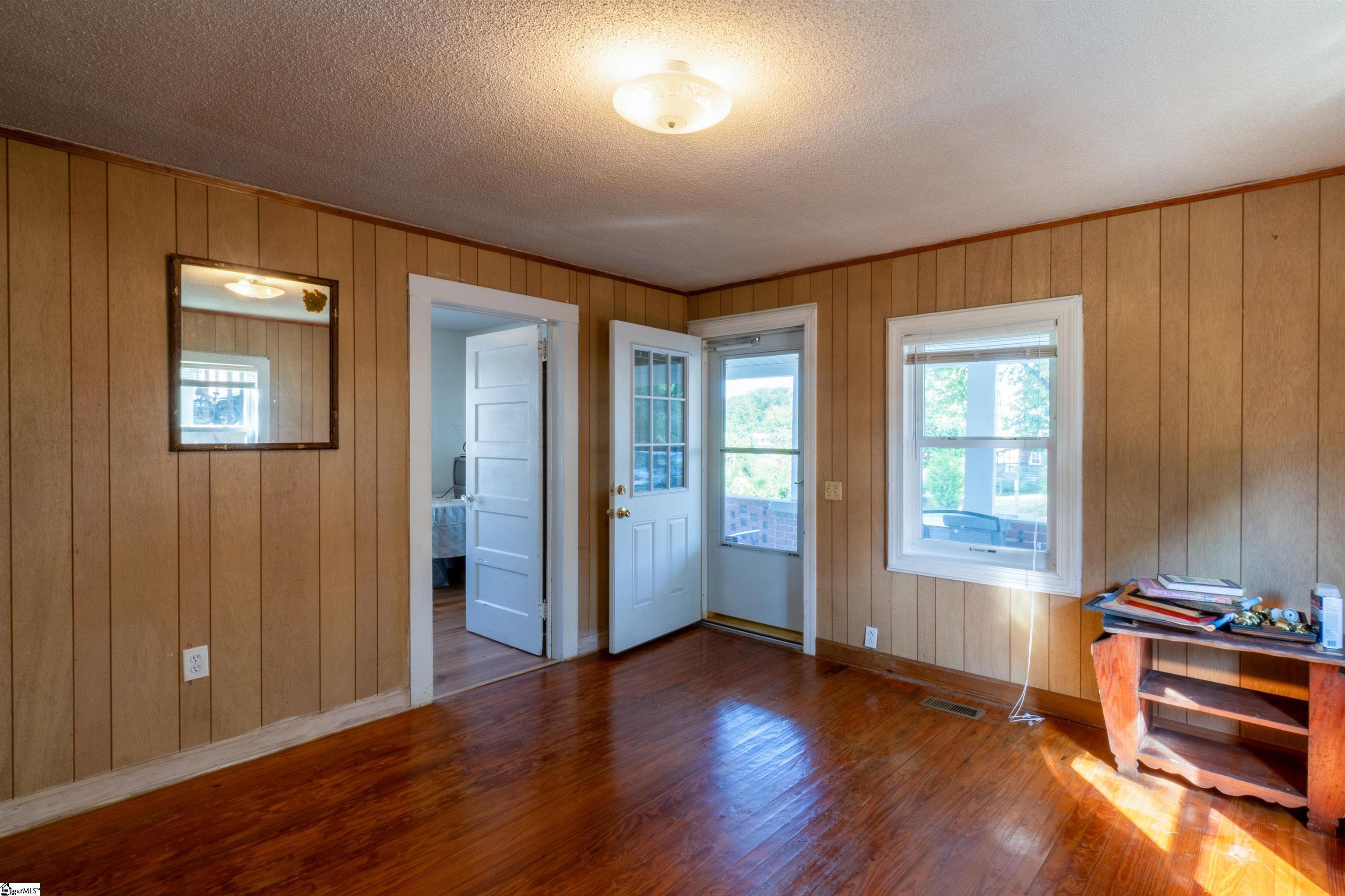 301 Lee Street Pickens, SC 29671 - Photo 3 of 30