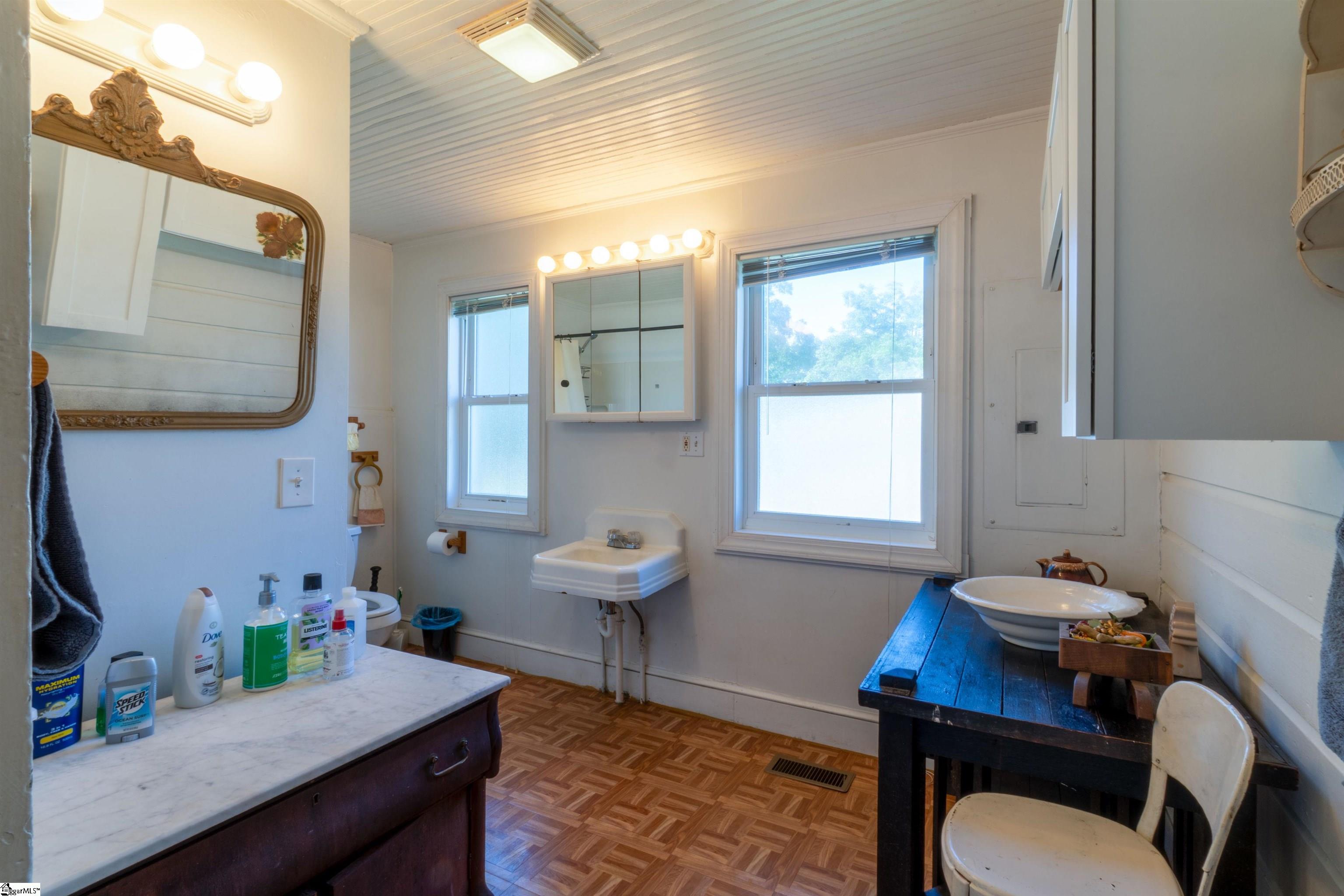 301 Lee Street Pickens, SC 29671 - Photo 6 of 30