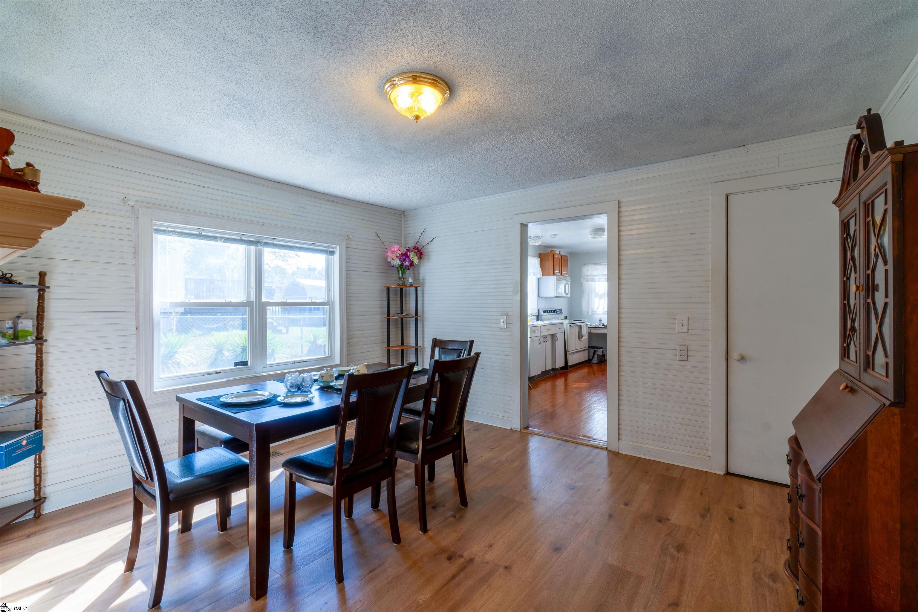 301 Lee Street Pickens, SC 29671 - Photo 9 of 30