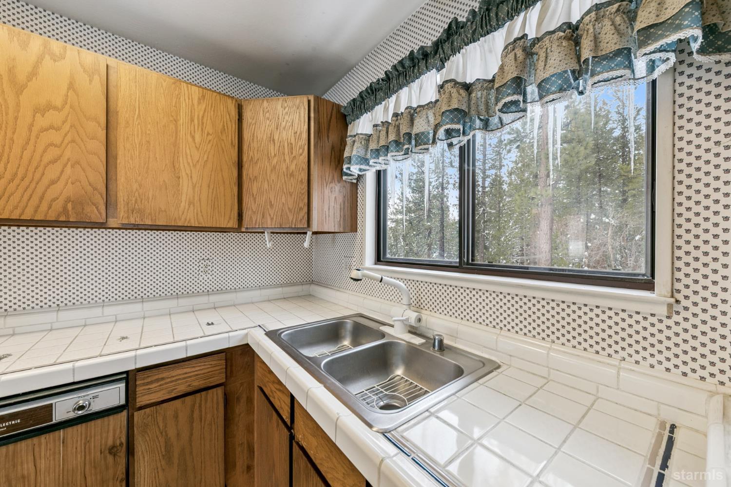 1444 Pebble Beach Road South Lake Tahoe, CA 96150 - Photo 6 of 24