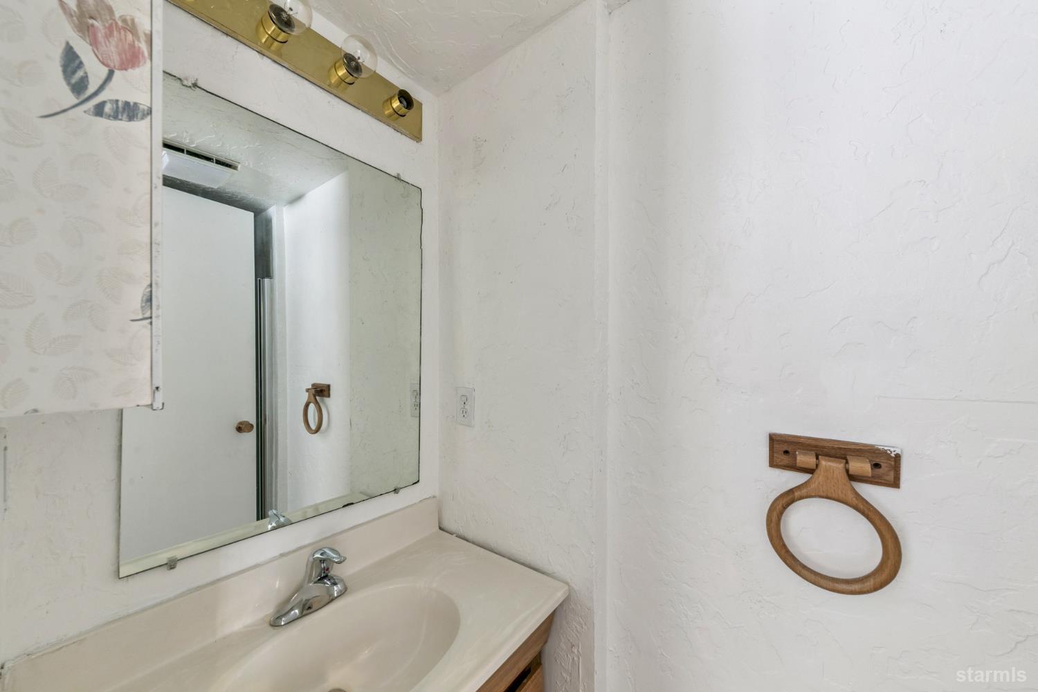 1444 Pebble Beach Road South Lake Tahoe, CA 96150 - Photo 9 of 24