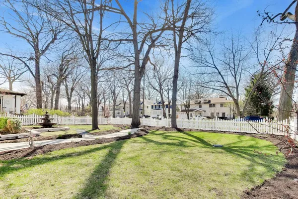 $1,895,000 | 91 Abbotsford Road, Winnetka, IL 60093