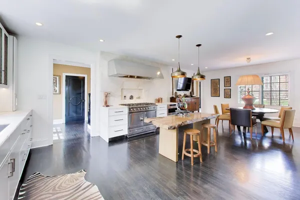 $1,895,000 | 91 Abbotsford Road, Winnetka, IL 60093