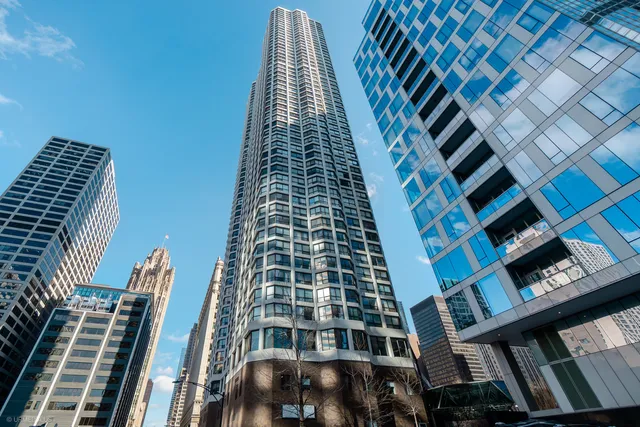 $2,860 | 405 North Wabash Avenue, Unit 2601, Chicago, IL 60611
