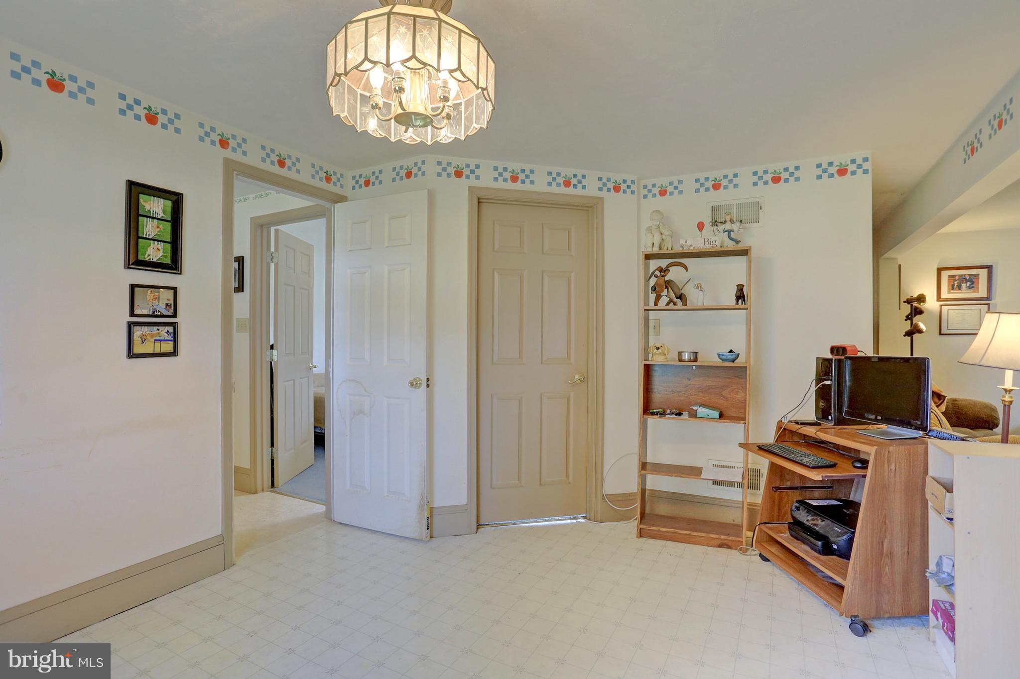 2402 Black Rock Road Hanover, PA 17331 - Photo 10 of 25 Interior (General)