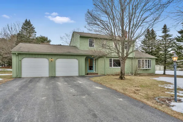 $665,000 | 2 Candlewick Lane, Cumberland, ME 04021