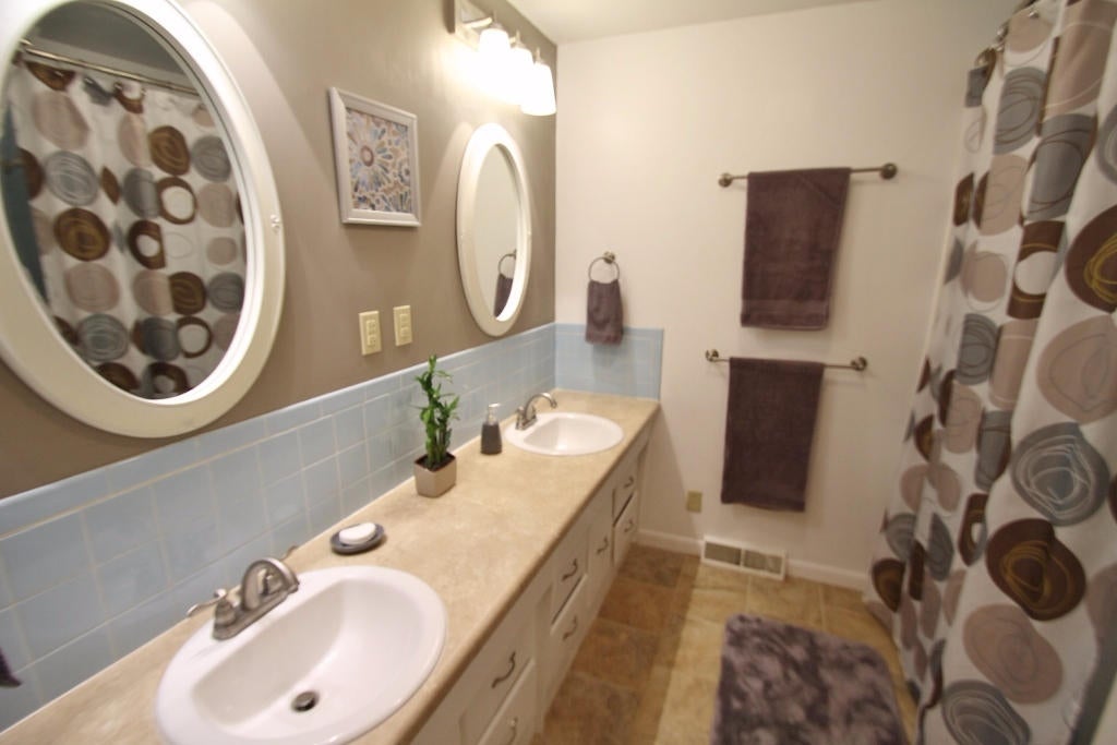 352 Harper Road Lewisburg, WV 24901 - Photo 18 of 31 Gallery Image 18