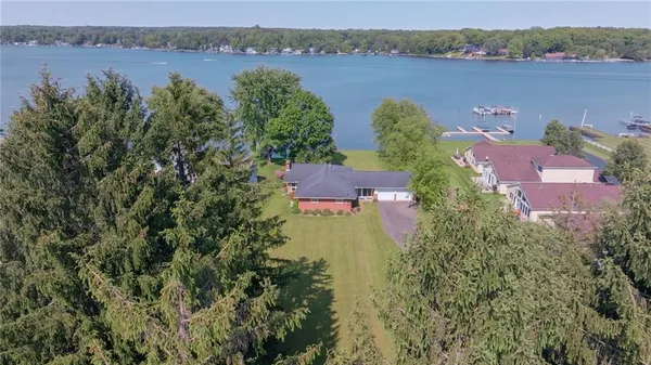 $989,900 | 10756 Aldina Drive, Conneaut Lake, PA 16316