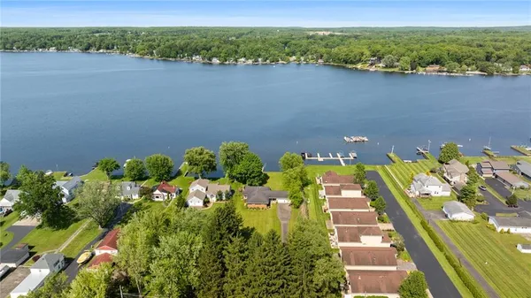 $989,900 | 10756 Aldina Drive, Conneaut Lake, PA 16316