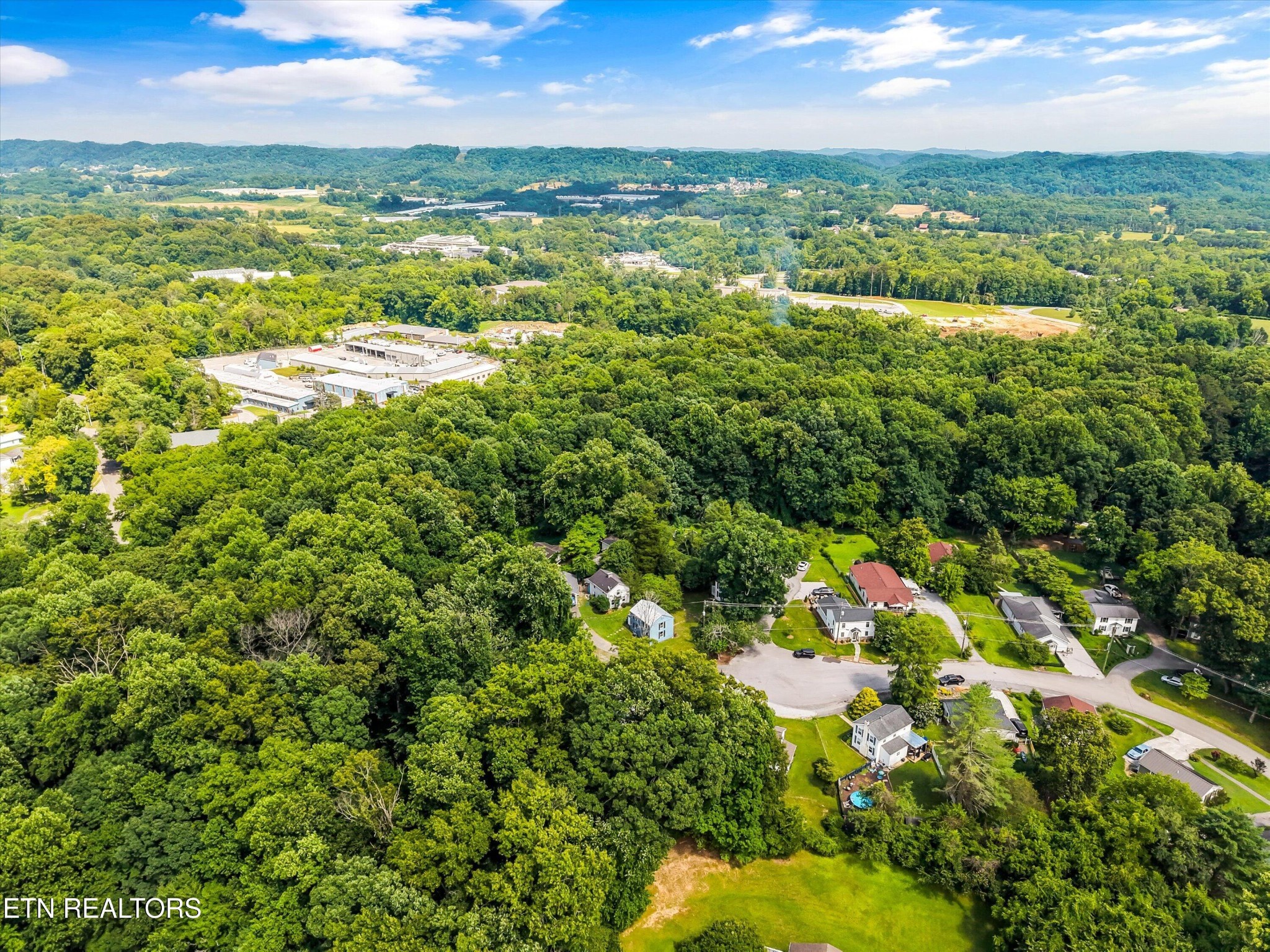 224 Oak Road Norris, TN 37828 - Photo 23 of 35