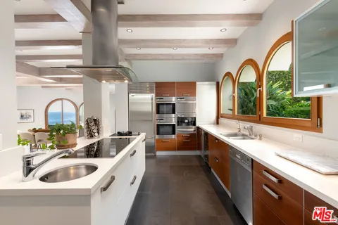 $11,499,000 | 32804 Pacific Coast Highway, Malibu, CA 90265