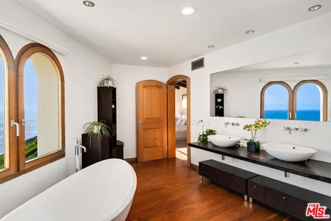 $11,499,000 | 32804 Pacific Coast Highway, Malibu, CA 90265