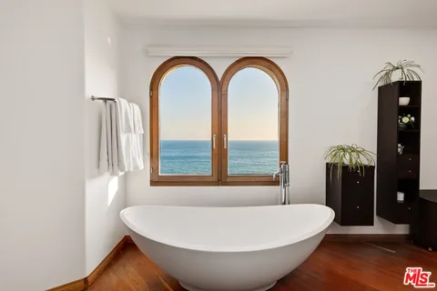 $11,499,000 | 32804 Pacific Coast Highway, Malibu, CA 90265