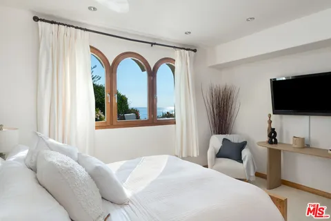 $11,499,000 | 32804 Pacific Coast Highway, Malibu, CA 90265