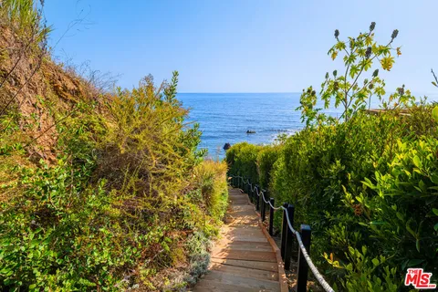 $11,499,000 | 32804 Pacific Coast Highway, Malibu, CA 90265