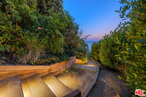 $11,499,000 | 32804 Pacific Coast Highway, Malibu, CA 90265