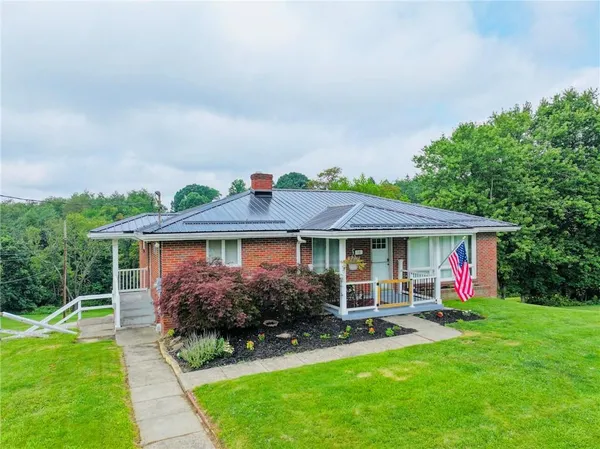 $250,000 | 18 John Drive, Burgettstown, PA 15021