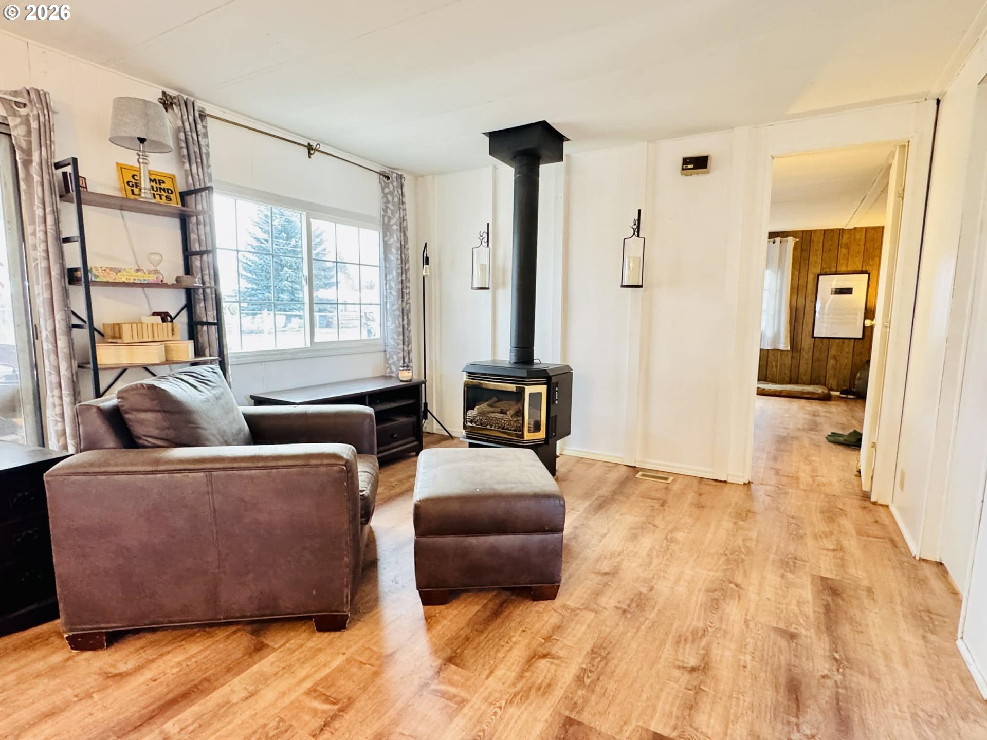 1020 South 2nd Street Union, OR 97883 - Photo 11 of 37 a living room with furniture and a large window