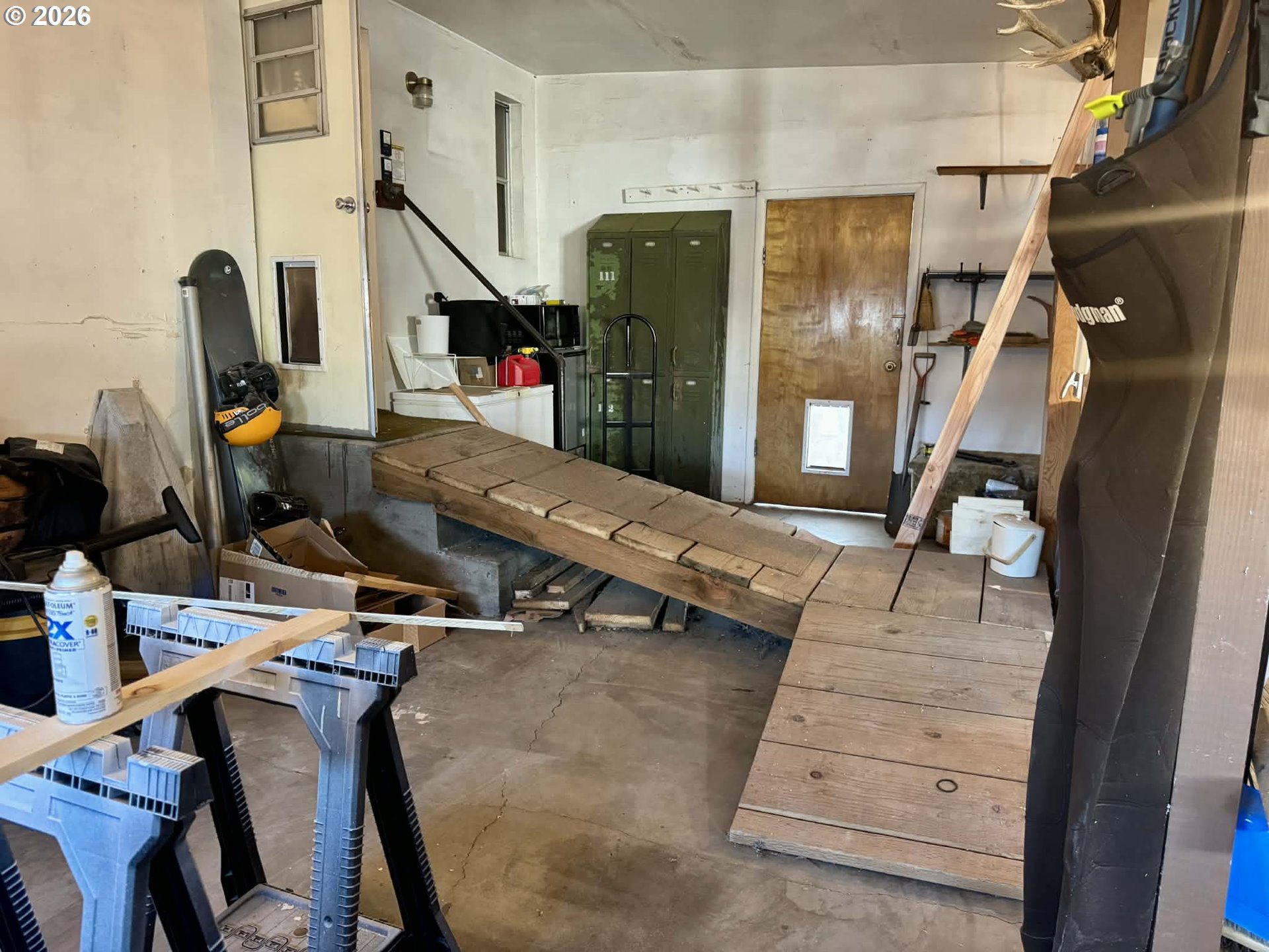 1020 South 2nd Street Union, OR 97883 - Photo 24 of 37 a room with gym equipment and a chandelier