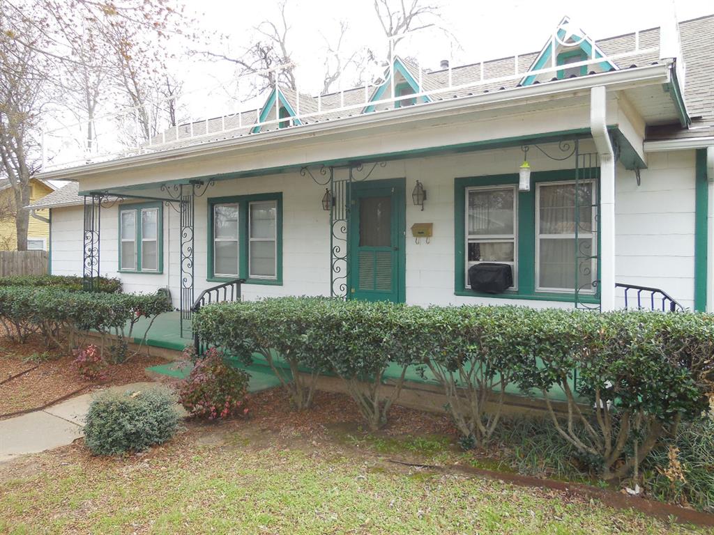 609 West Main Street Ranger, TX 76470 - Photo 25 of 29 front view of a houses