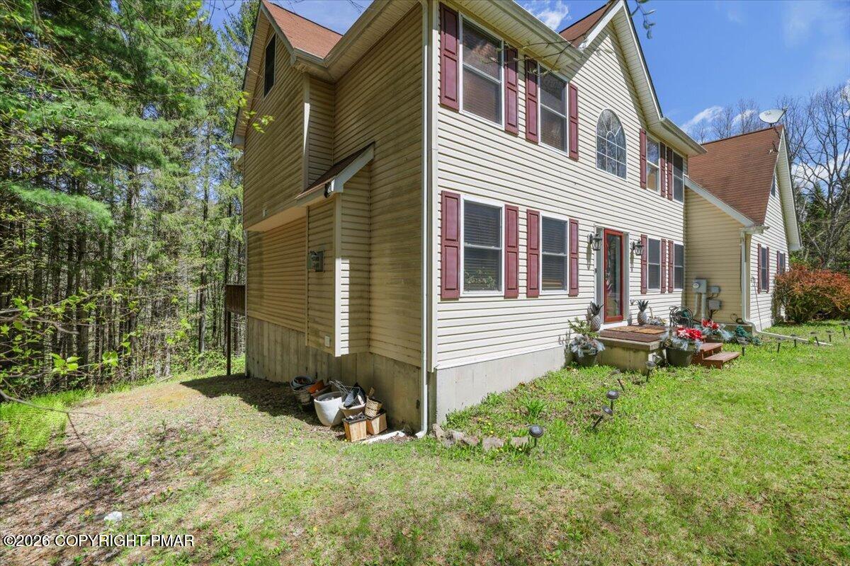 100 Comanche Pines Road Effort, PA 18330 - Photo 4 of 57 04-RBP50549