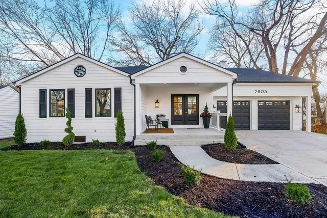 $1,249,950 | 2803 West 73rd Terrace, Prairie Village, KS 66208