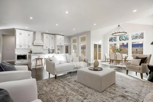 $1,224,900 | 2803 West 73rd Terrace, Prairie Village, KS 66208