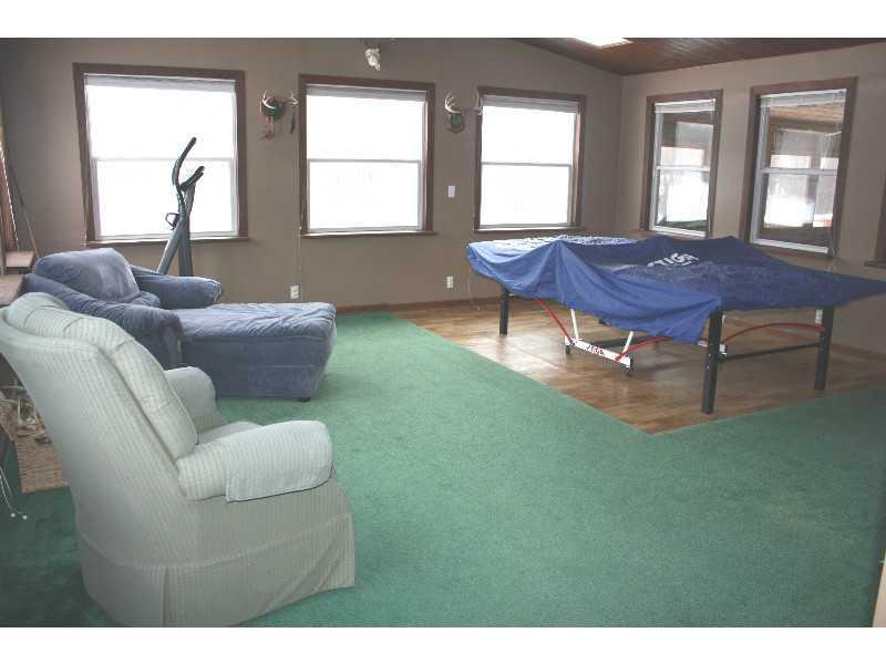2002 Rutledge Road Transfer, PA 16154 - Photo 18 of 25 Great Room.